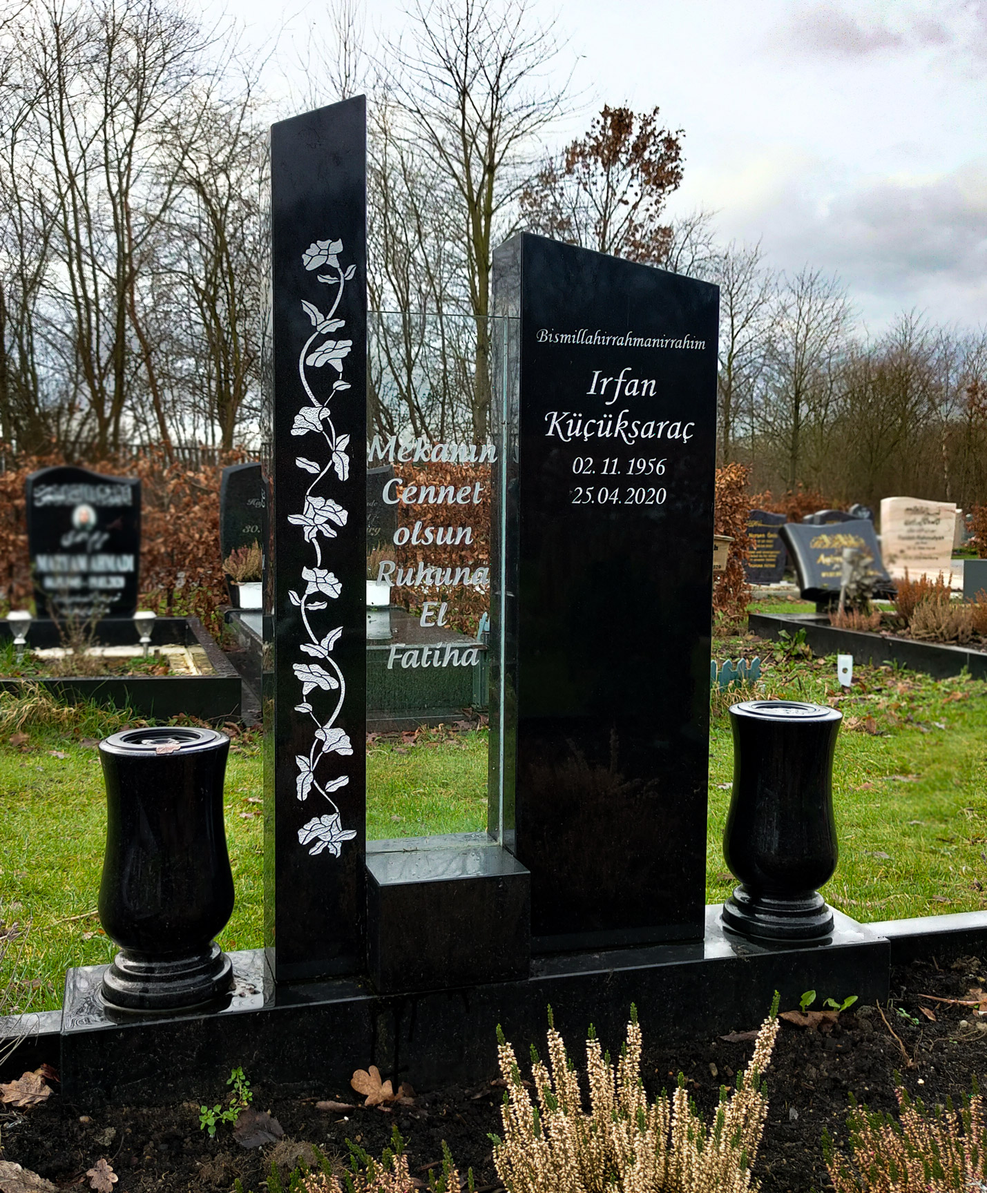 Moderner günstiger Grabstein in Hamburg - zeitgemäßes Design